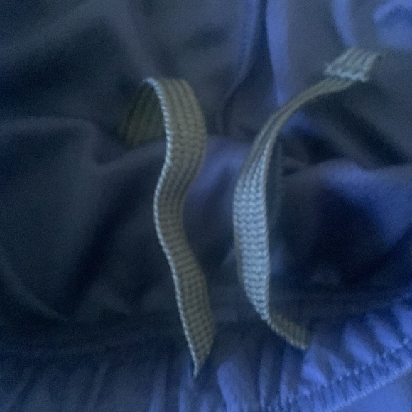 Old Navy active shorts - Picture 3 of 5